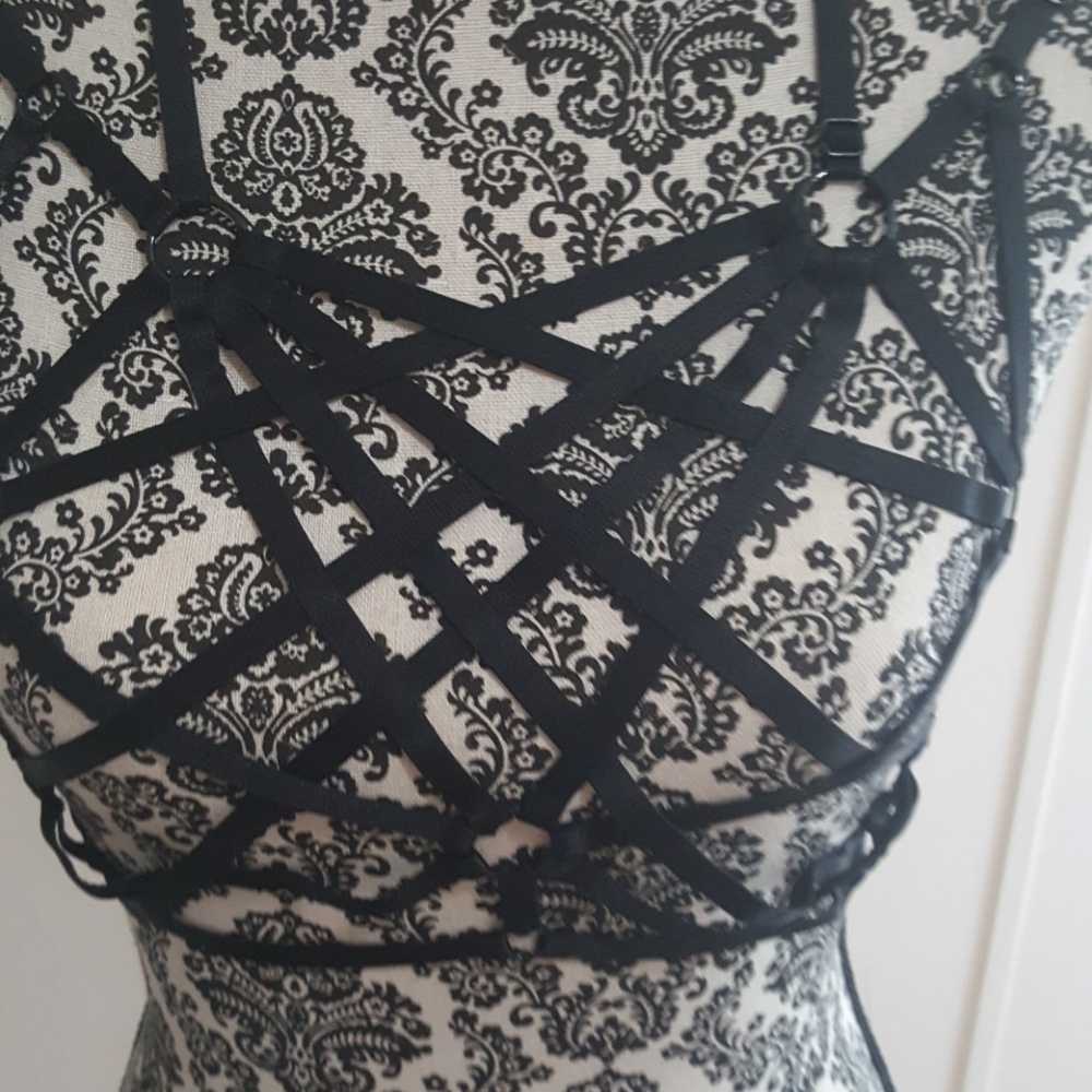Harnees - Picture 3 of 3